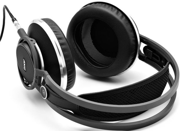 AKG K 812