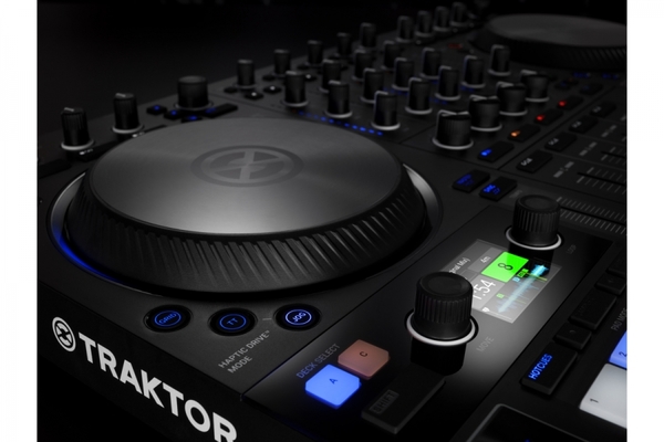 Native Instruments Traktor Kontrol S4 MK3